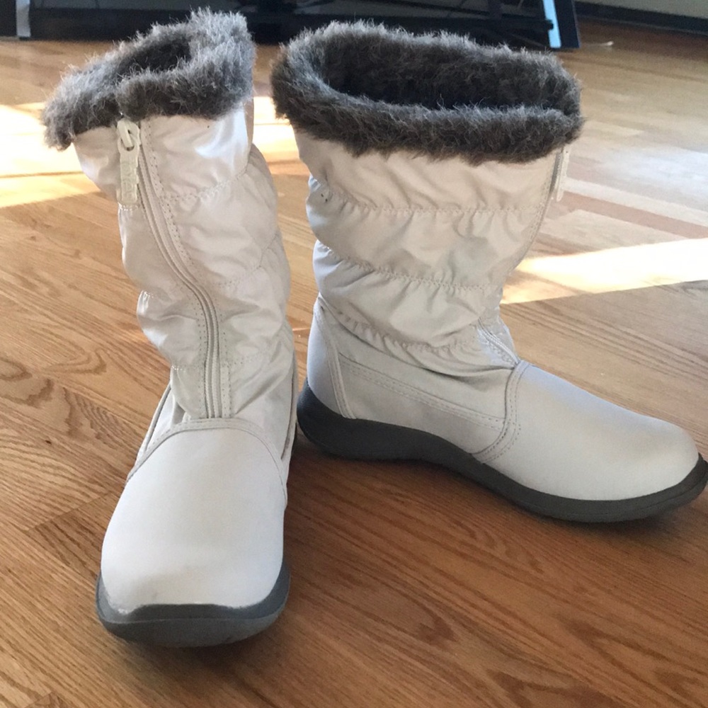 TOTES BOOTS WINTER FAUX FUR LINED CREAM 6.5